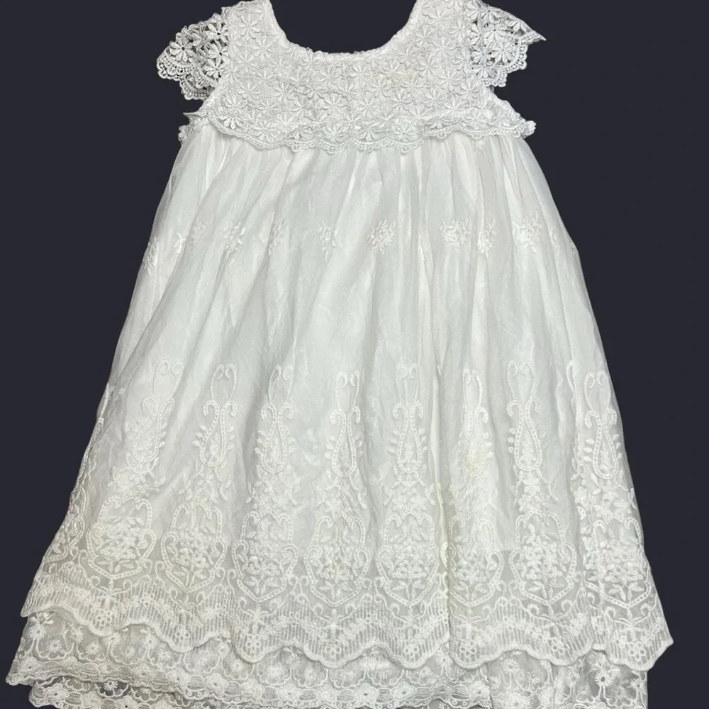 Beautiful White Lace Flower Girl / Communion Dress – Bow Dream (Size 7)